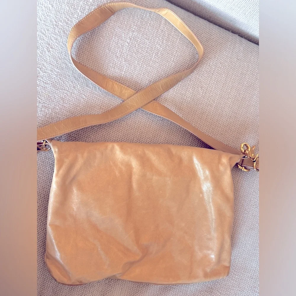 Tory Burch Amanda Foldover Crossbody Purse (bag) - Beige